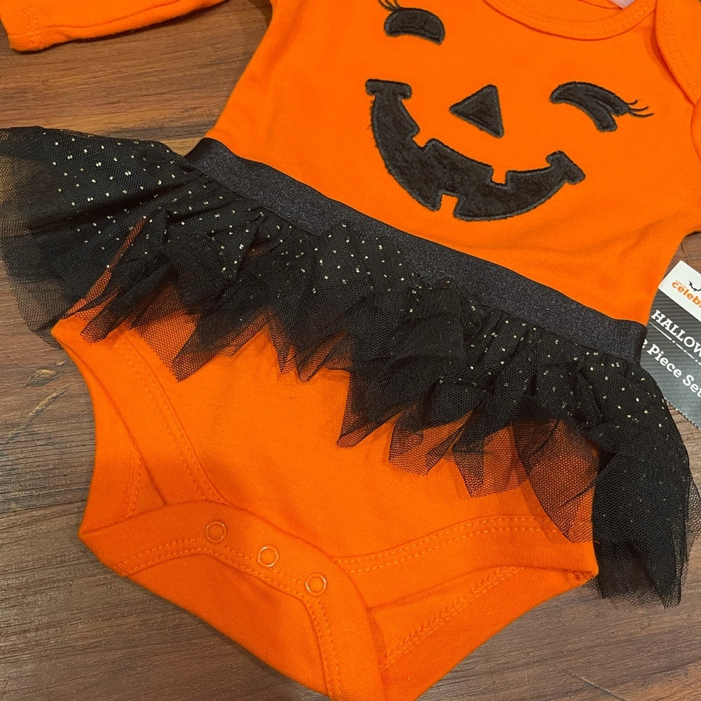 NWT Infants Pumpkin w/Tutu Onesie - Picture 6 of 8